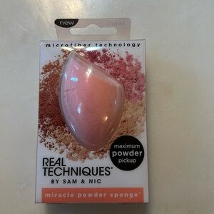 Real techniques miracle powder sponge